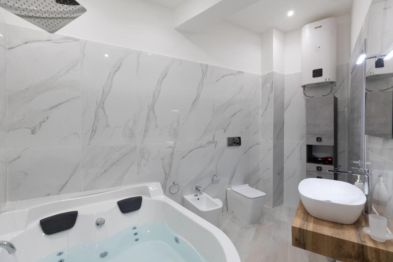 My Brilliant Home With Jacuzzi 2 Steps From St Toledo Napoli Dış mekan fotoğraf