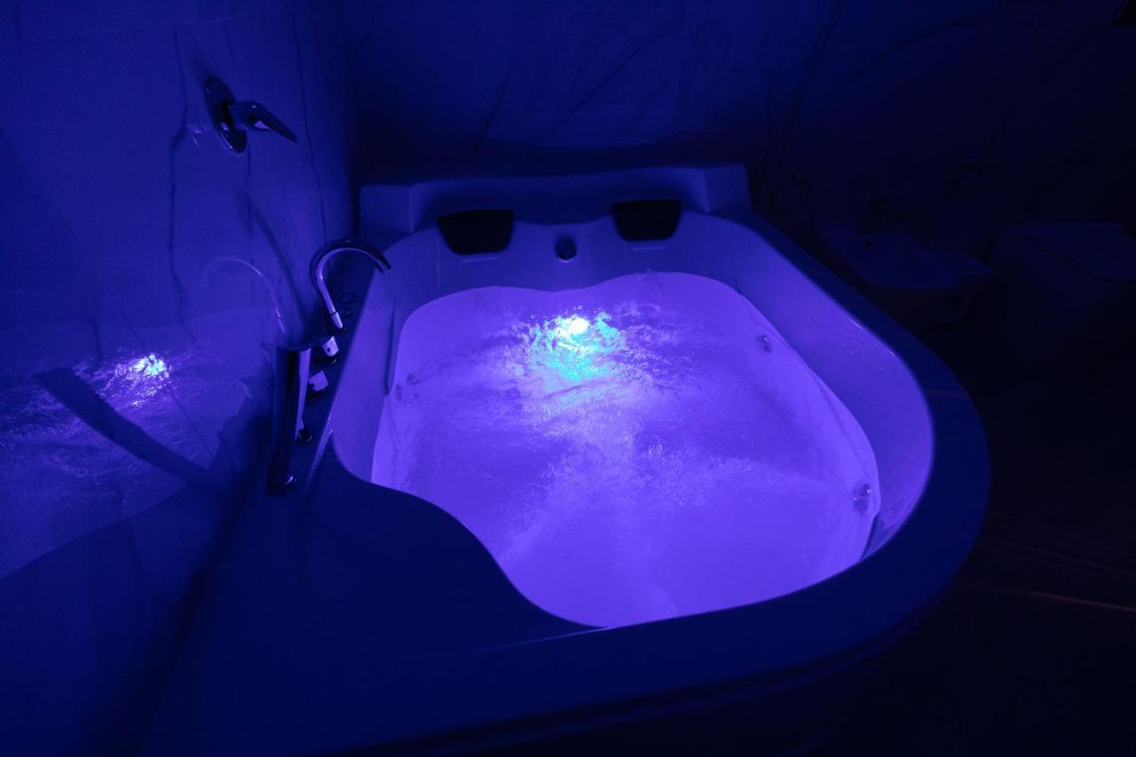My Brilliant Home With Jacuzzi 2 Steps From St Toledo Napoli Dış mekan fotoğraf