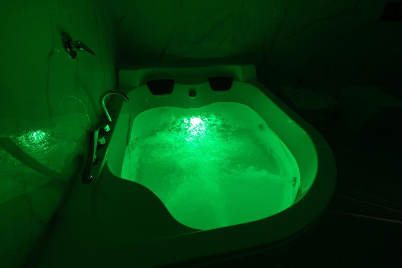 My Brilliant Home With Jacuzzi 2 Steps From St Toledo Napoli Dış mekan fotoğraf