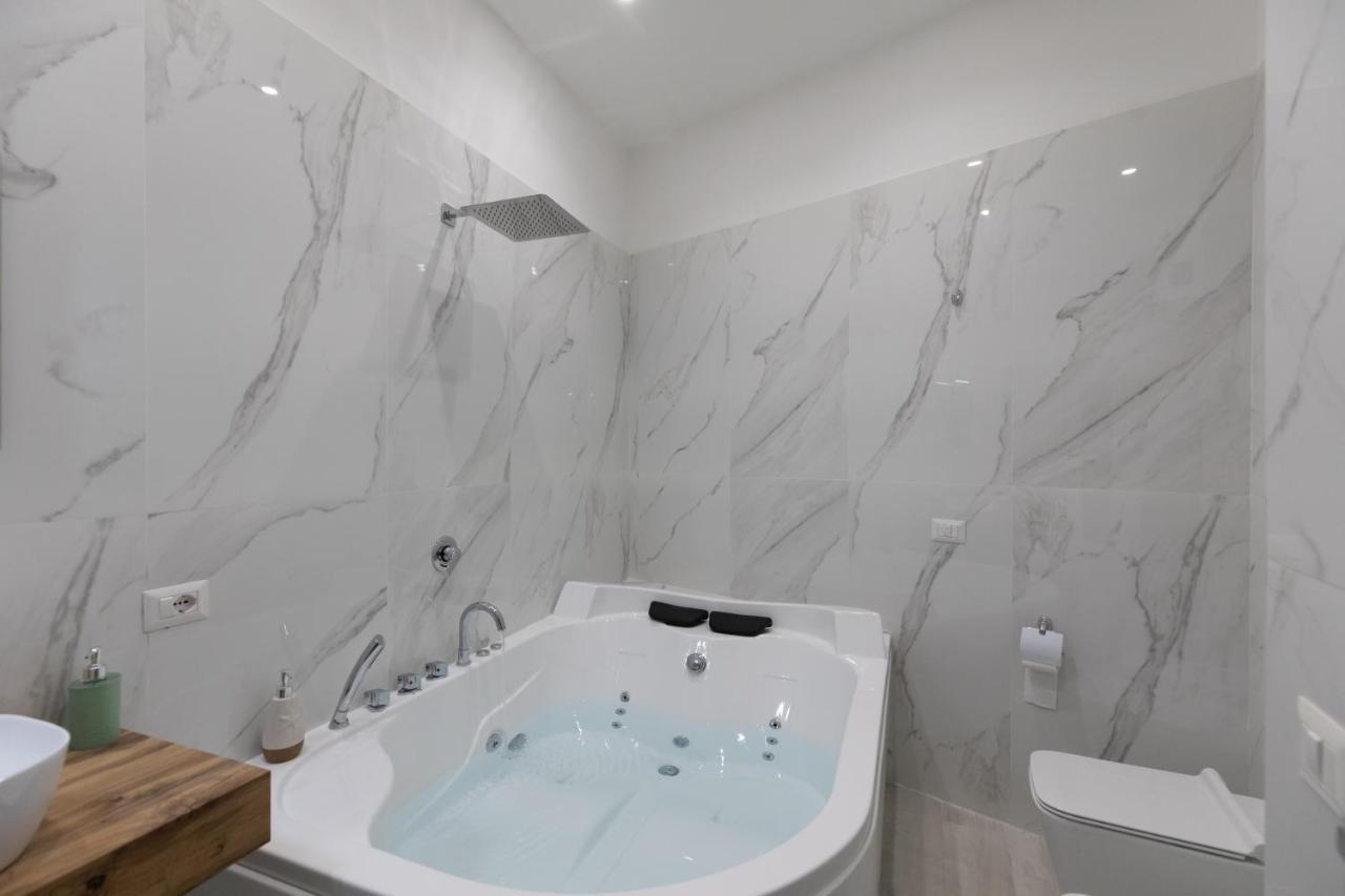 My Brilliant Home With Jacuzzi 2 Steps From St Toledo Napoli Dış mekan fotoğraf